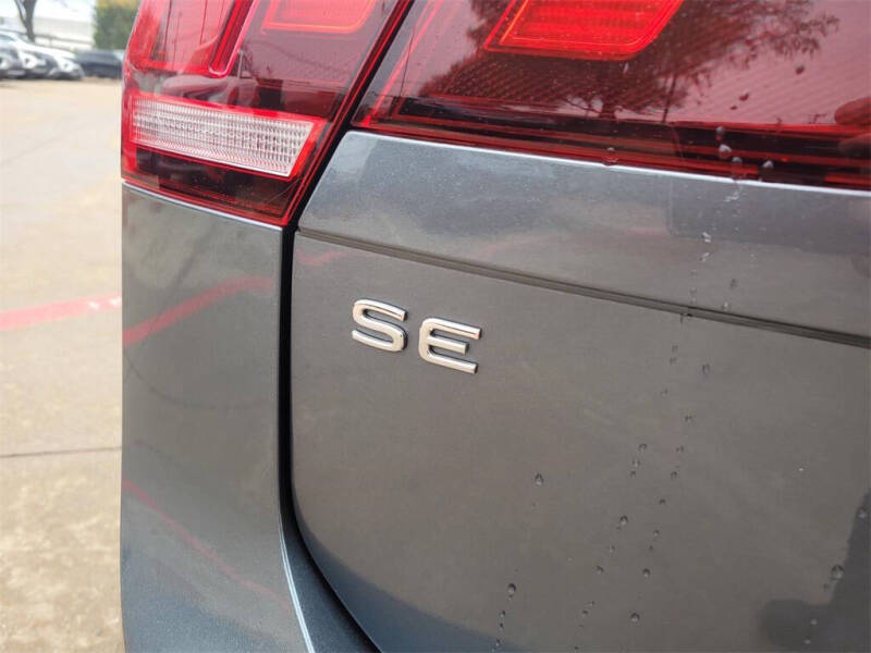 2023 Volkswagen Tiguan SE R-Line Black