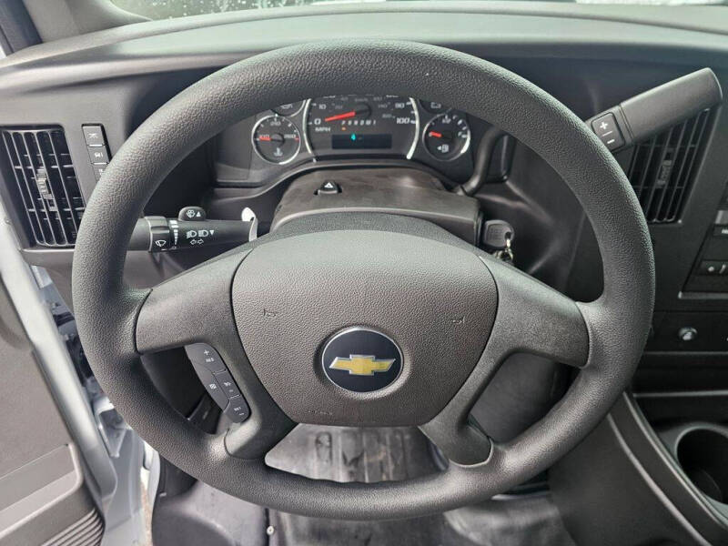 2025 Chevrolet Express 2500