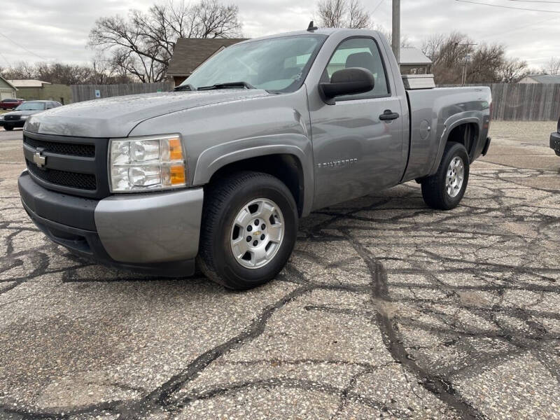 2007 Chevrolet Silverado 1500 for sale at Farha Used Cars in Wichita KS