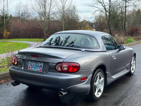 2002 Mazda MX-5 Miata for sale at CLEAR CHOICE AUTOMOTIVE in Milwaukie OR