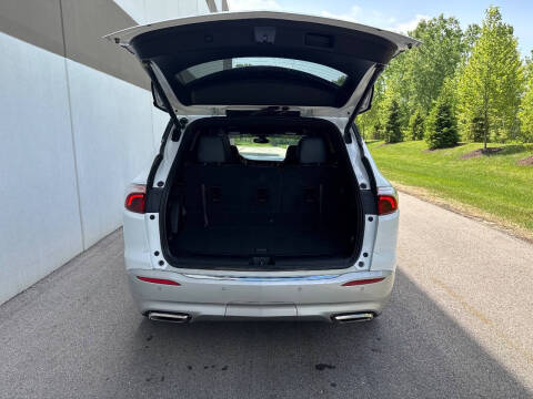 2022 Buick Enclave Essence