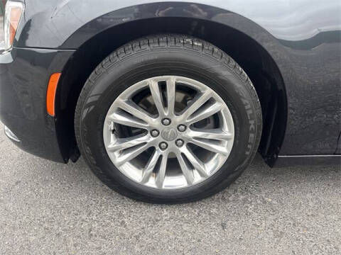 2019 Chrysler 300 Touring