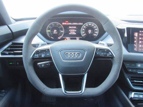 2024 Audi e-tron GT quattro Premium Plus