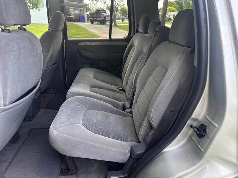 2004 Ford Explorer XLT