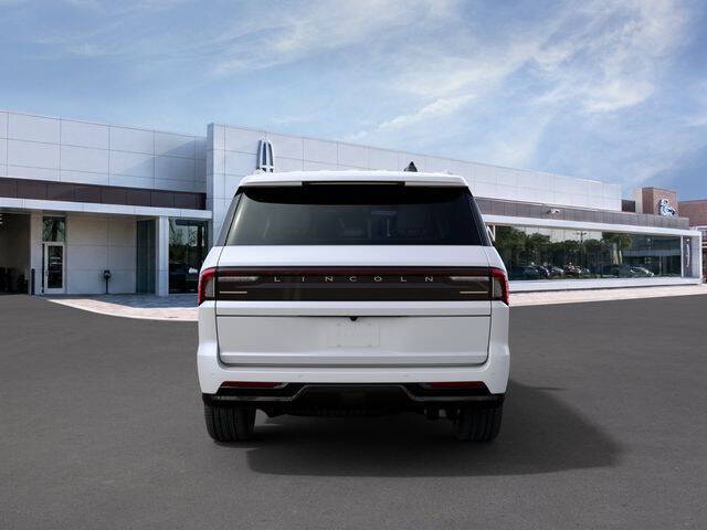 2027 Lincoln Navigator Premiere