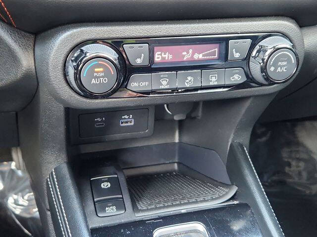 2023 Nissan Kicks SR