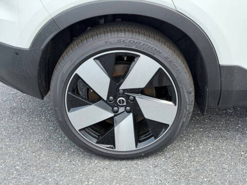 2026 Volvo EX40 Plus
