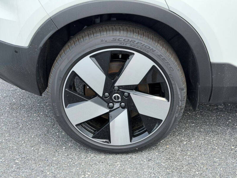 2026 Volvo EX40 Plus