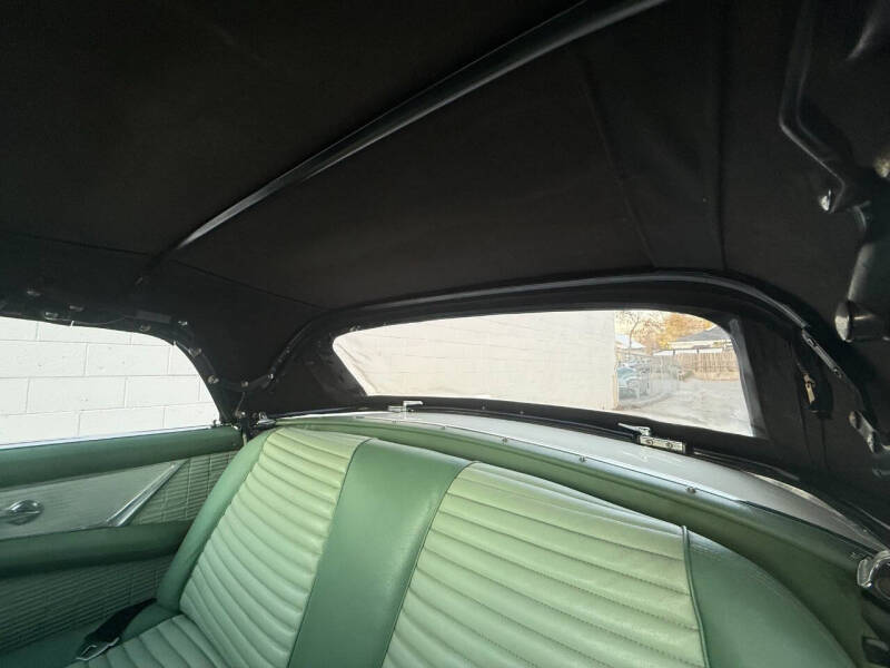 1957 Ford Thunderbird