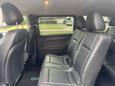 2017 Mercedes-Benz Metris Passenger