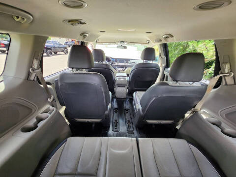 2018 Kia Sedona LX