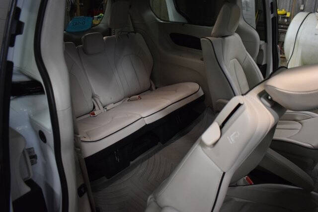 2017 Chrysler Pacifica Hybrid Platinum