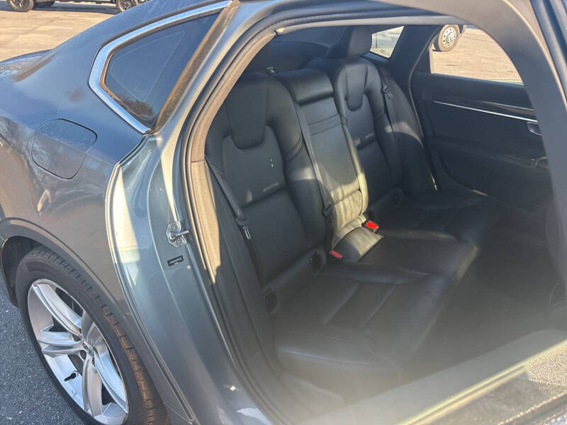 2018 Volvo S90 T5 Momentum