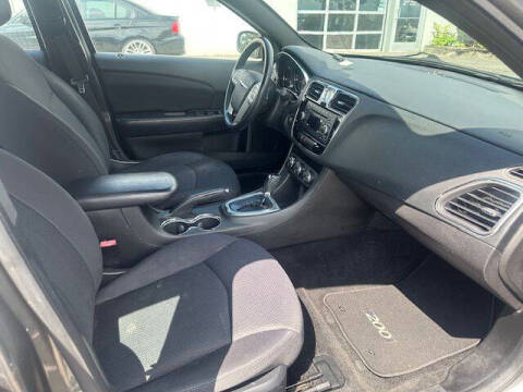 2013 Chrysler 200 Touring