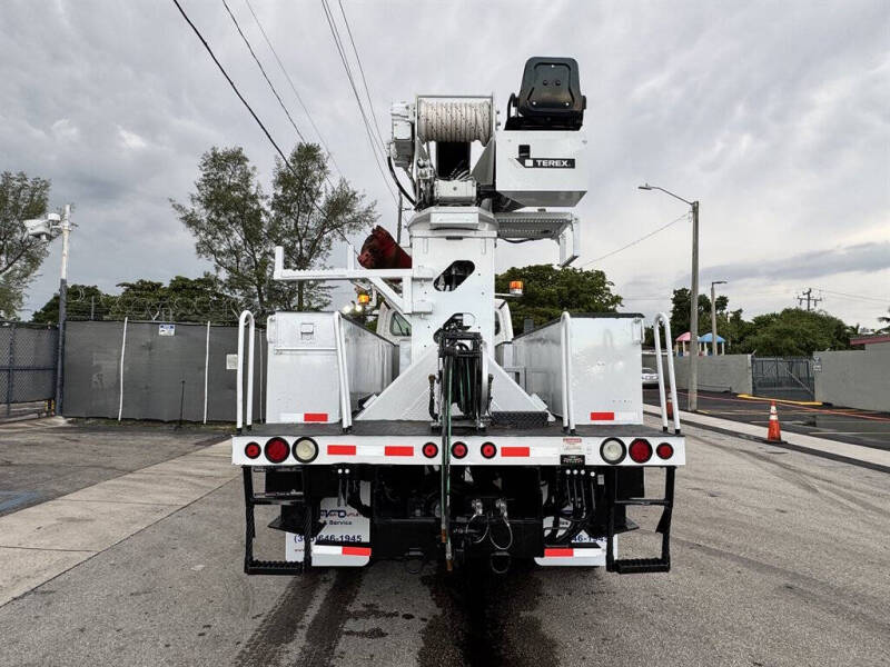 2017 Freightliner M2 106