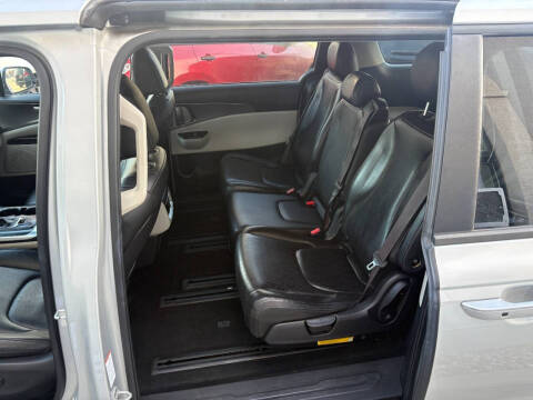 2022 Kia Carnival LX