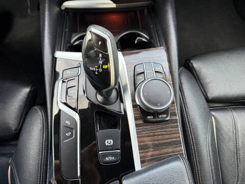 2019 BMW 5 Series 530i