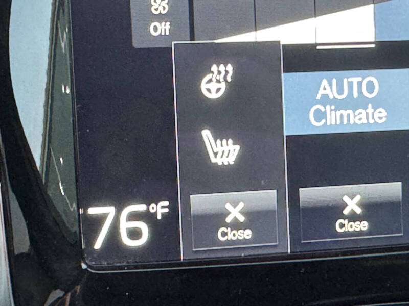 2017 Volvo XC90 T6 Momentum