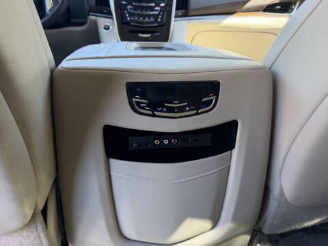 2016 Cadillac Escalade ESV Luxury Collection