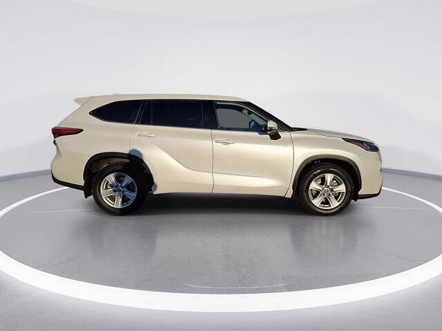 2020 Toyota Highlander LE
