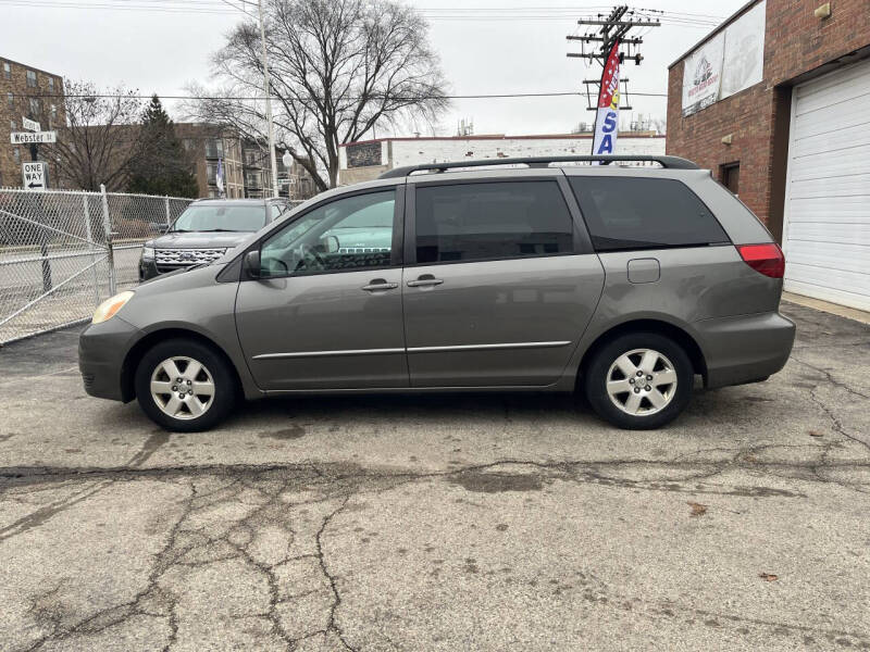 2004 Toyota Sienna LE 7 Passenger
