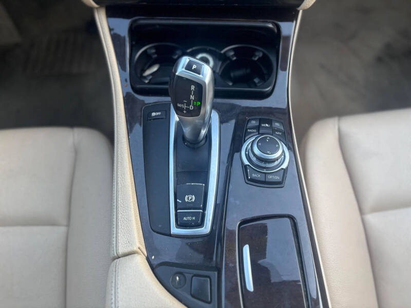 2011 BMW 5 Series 528i