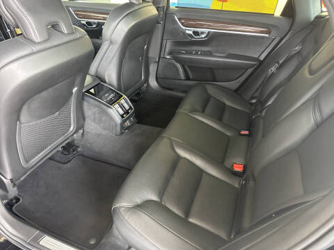 2020 Volvo S90 T6 Momentum