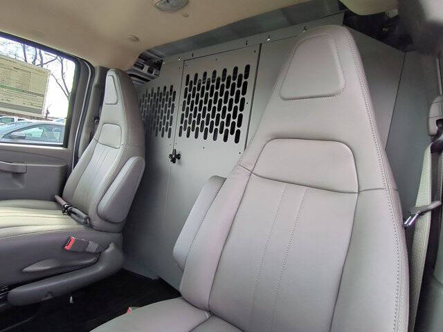 2025 Chevrolet Express 2500