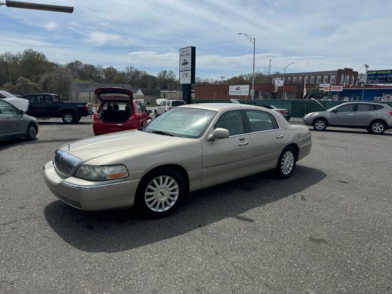 2004 Lincoln Town Car for sale at LINDER'S AUTO SALES in Gastonia NC