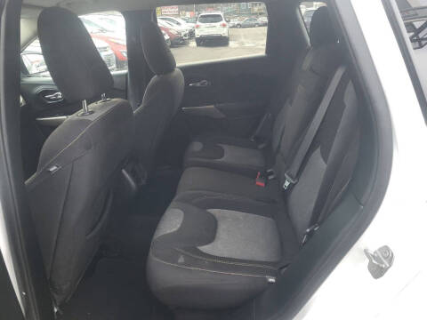 2017 Jeep Cherokee Sport