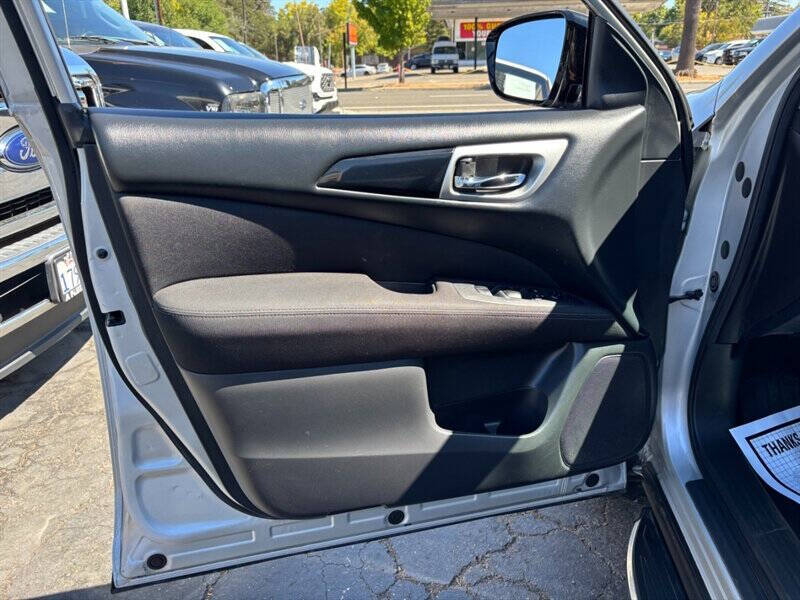 2017 Nissan Pathfinder S