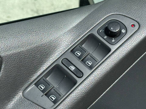 2011 Volkswagen Tiguan SEL 4Motion