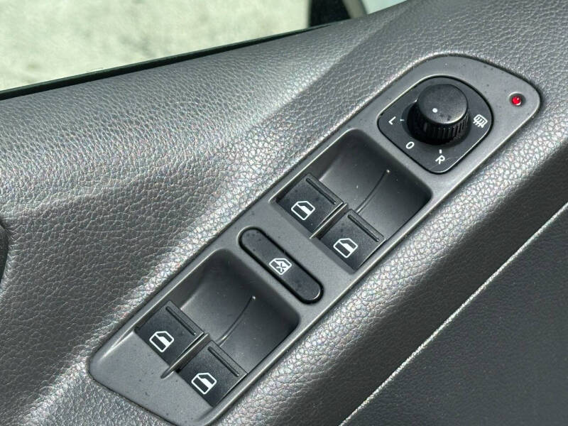 2011 Volkswagen Tiguan SEL 4Motion