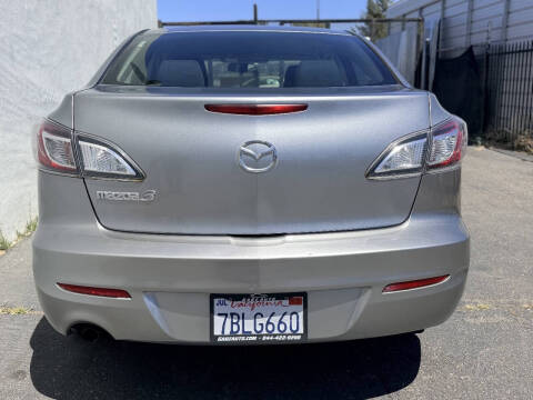 2013 Mazda MAZDA3 i SV