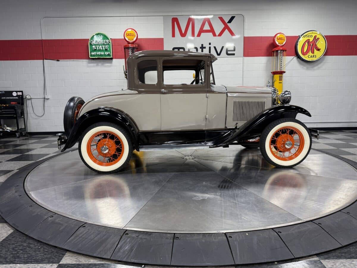 1930 Ford Model A 10