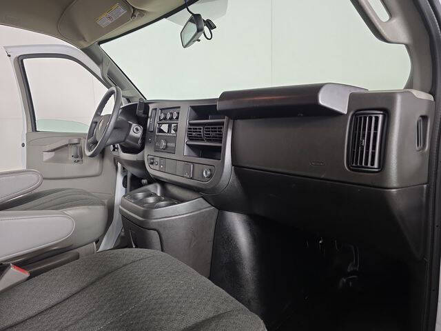 2024 GMC Savana 2500