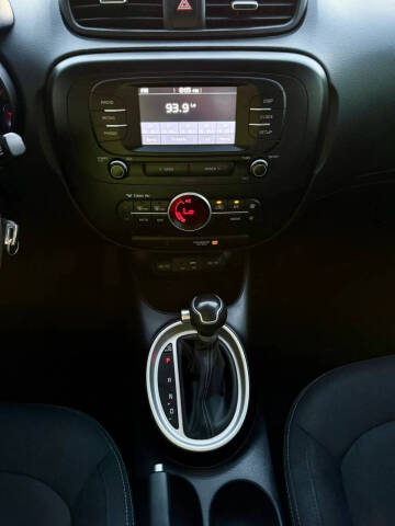 2017 Kia Soul +