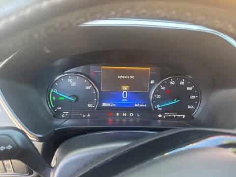 2022 Ford Escape Hybrid SE