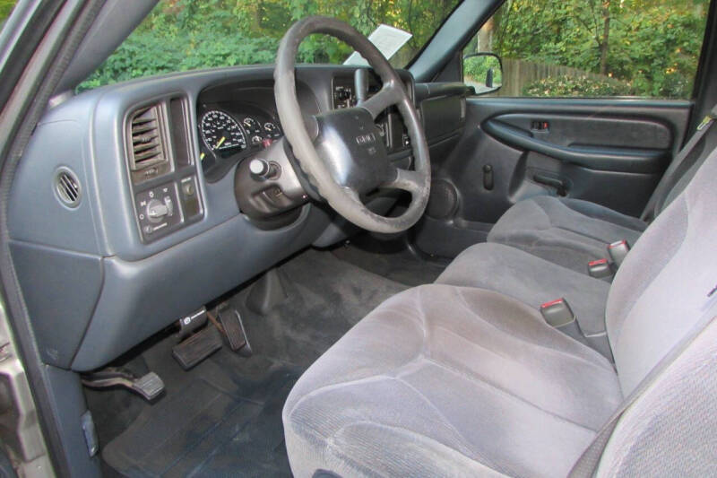 2000 GMC Sierra SL photo 29