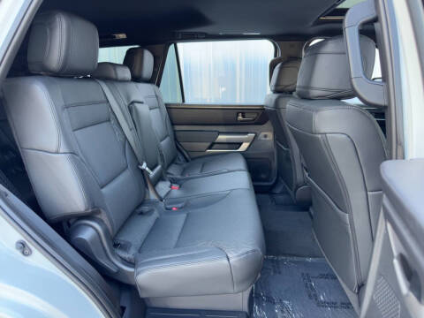 2025 Toyota Sequoia SR5