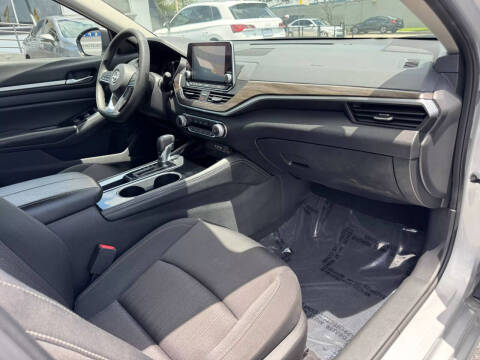 2023 Nissan Altima 2.5 SV