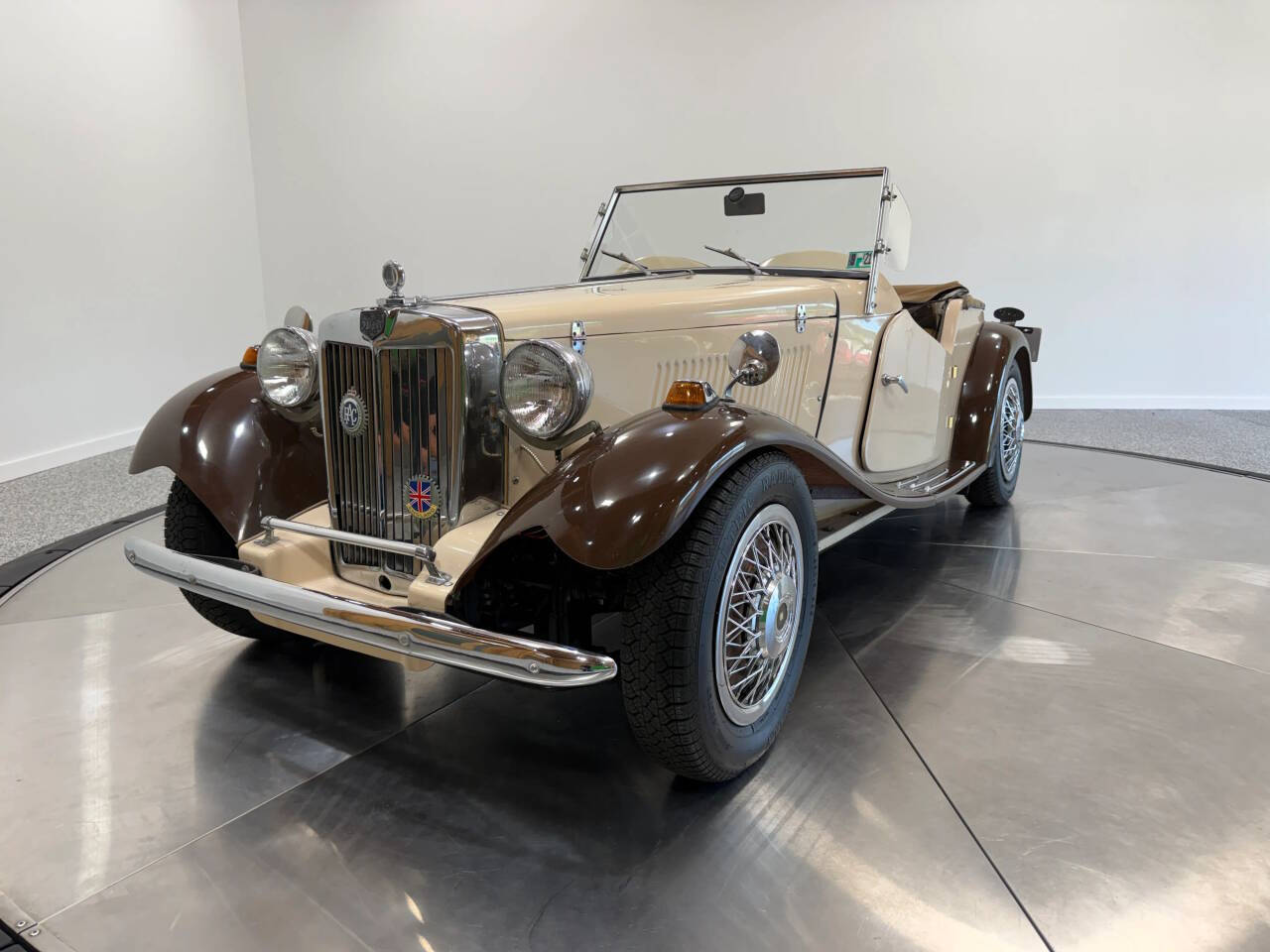 2011 Sp Constr MG Replica 7