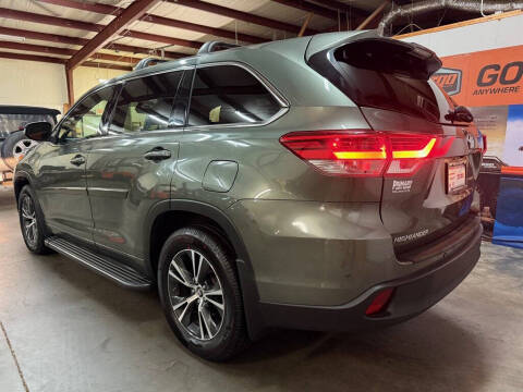 2017 Toyota Highlander LE