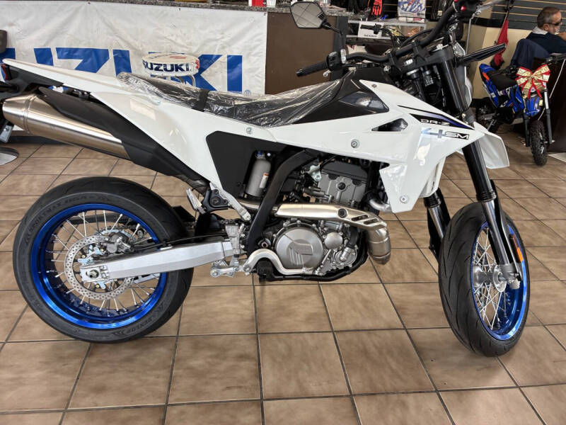 2025 Suzuki DR-Z4SM