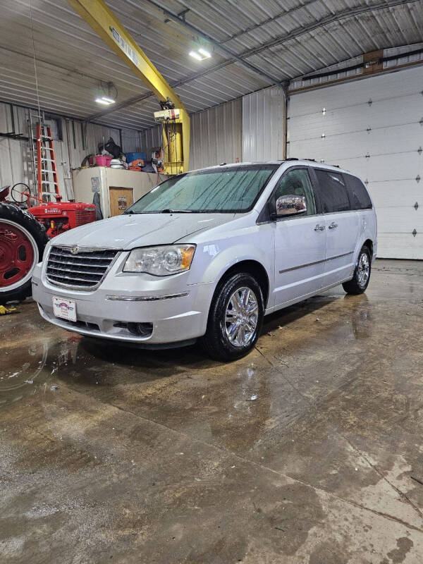 2008 Chrysler Town and Country for sale at WESTSIDE GARAGE LLC in Keokuk IA