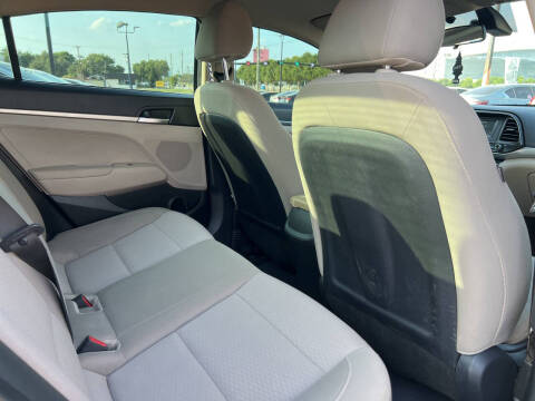 2020 Hyundai Elantra SE