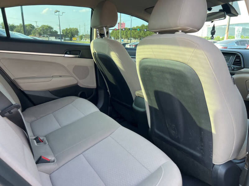 2020 Hyundai Elantra SE