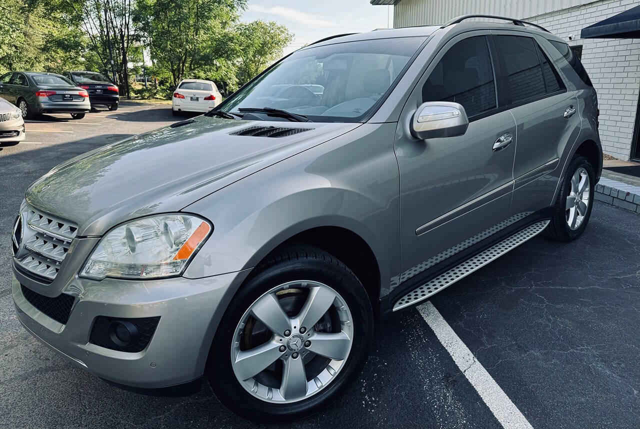 2009 Mercedes-Benz M-Class for sale at Crown Auto Sales in Marietta, GA