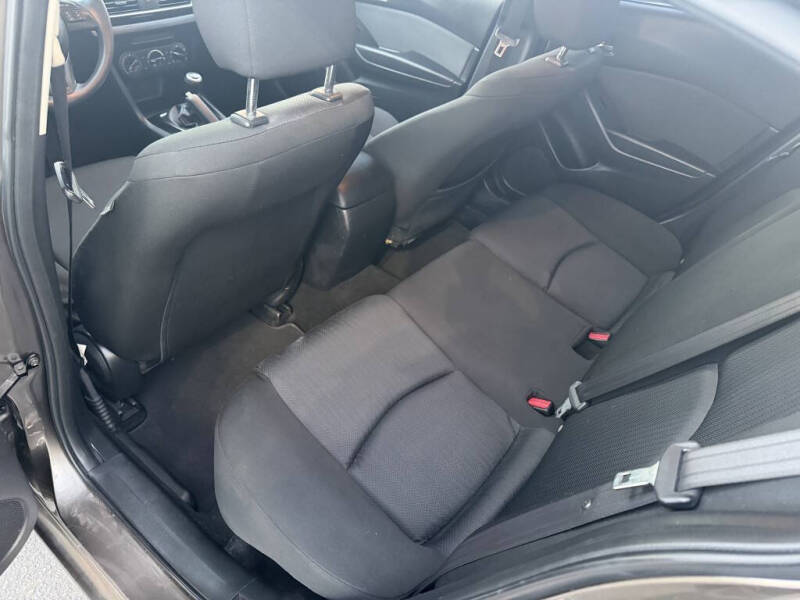 2016 Mazda MAZDA3 i Sport