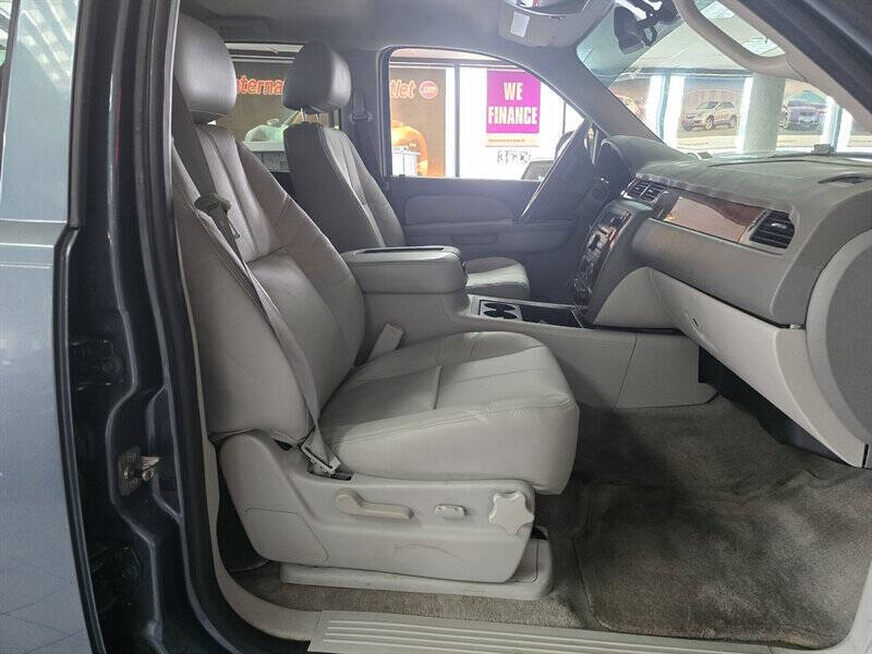 2011 Chevrolet Avalanche LT